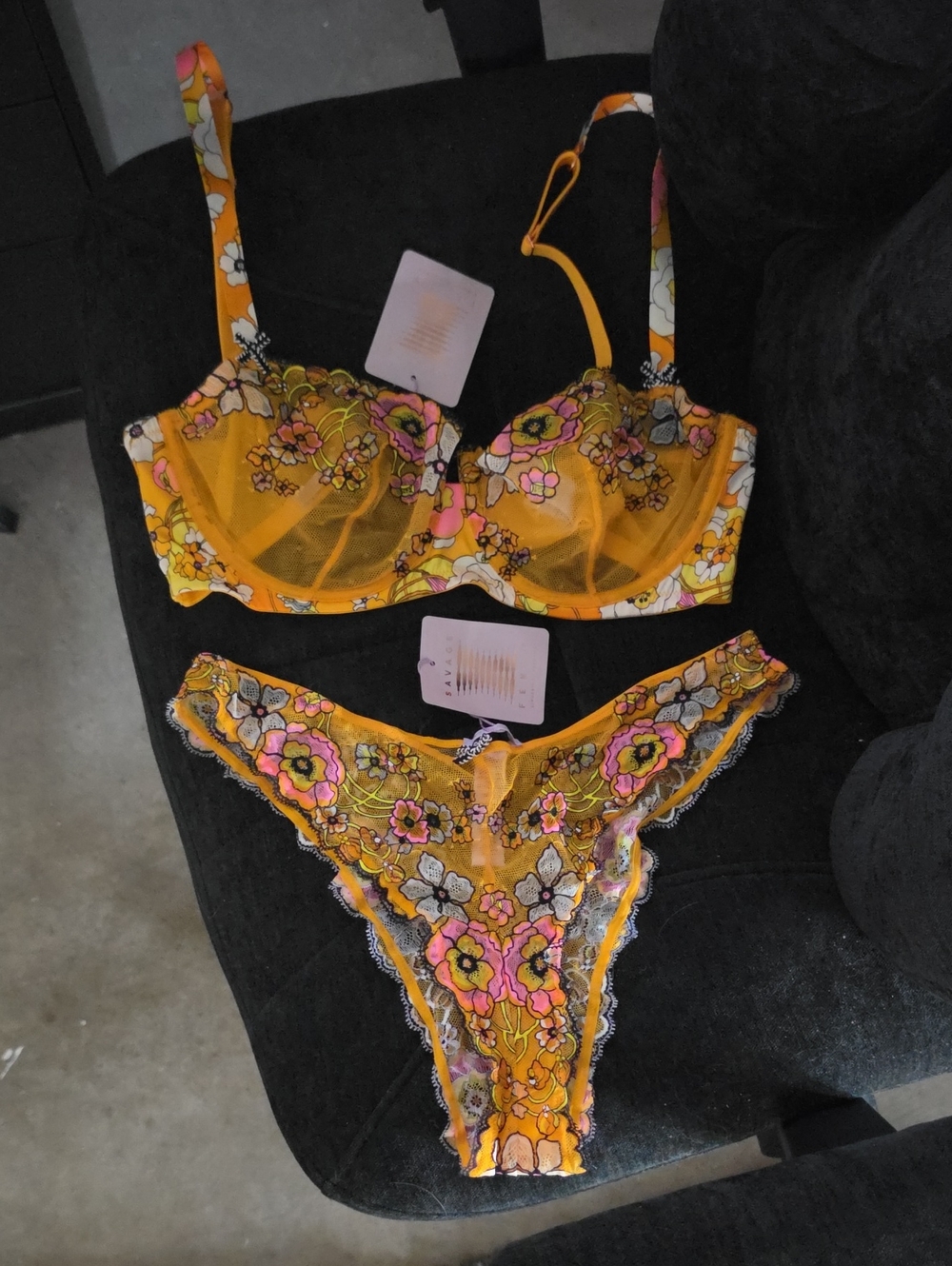 Savage X Fenty Floral Lace Underwire Bra & Thong Set